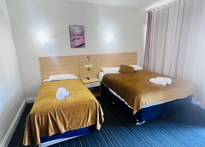 Jacksons Motor Inn